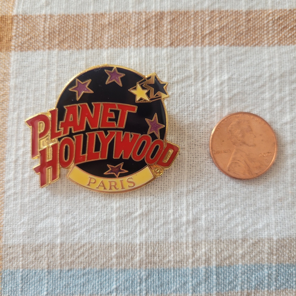Vintage 90s Planet Hollywood Paris Souvenir Pin - Black and Red